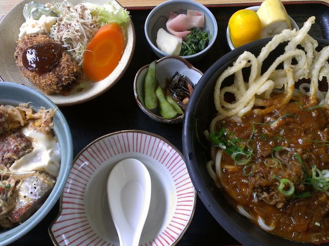 日替わり定食に海軍カレーうどんをプラス_うまかどん