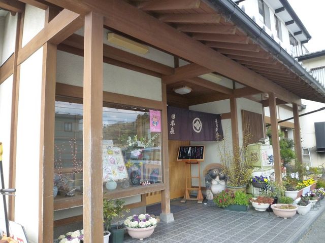 玄関入り口_日本泉