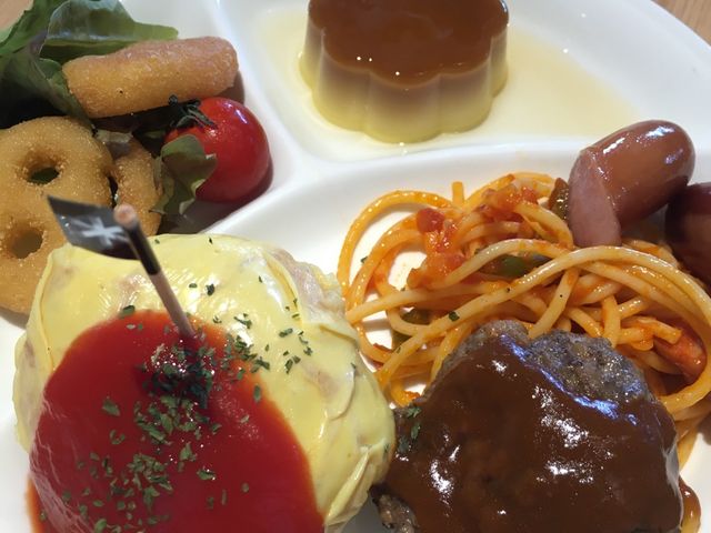 お子様ランチ_モリパーク アウトドアヴィレッジ