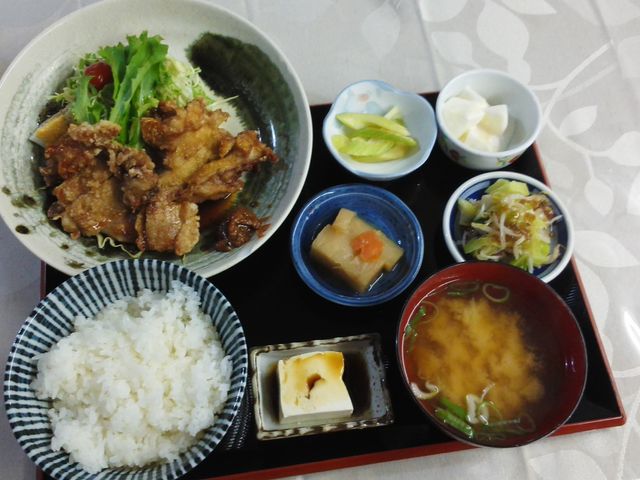 トリパリ定食_きらく園