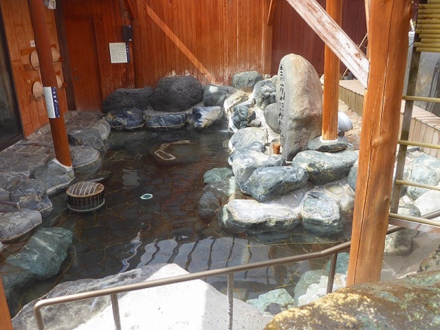 上杉の御湯・御殿守・東露天岩風呂_上杉の御湯 御殿守