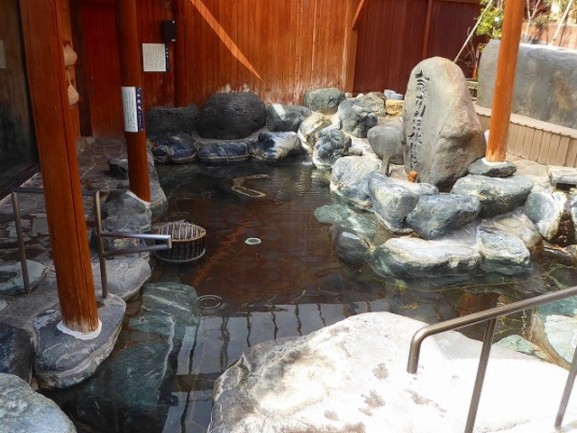 山形県・赤湯温泉・上杉の御湯・御殿守・東露天岩風呂_赤湯温泉