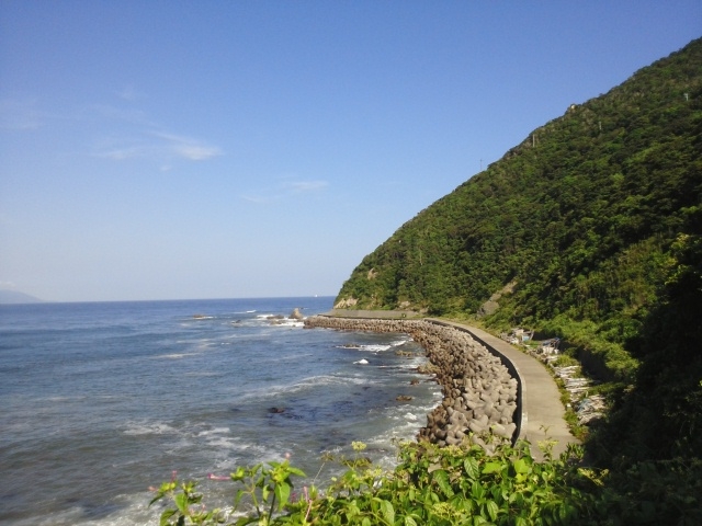潮騒が聞こえてきそうです。_神島