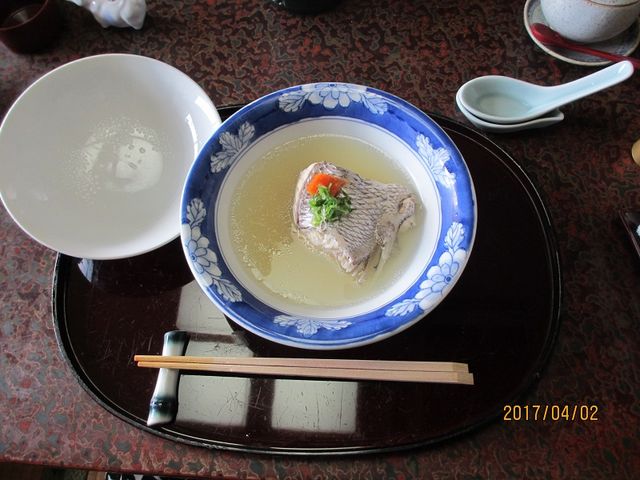 骨蒸し
身もしっかり付いて興味深い味_戸田本店