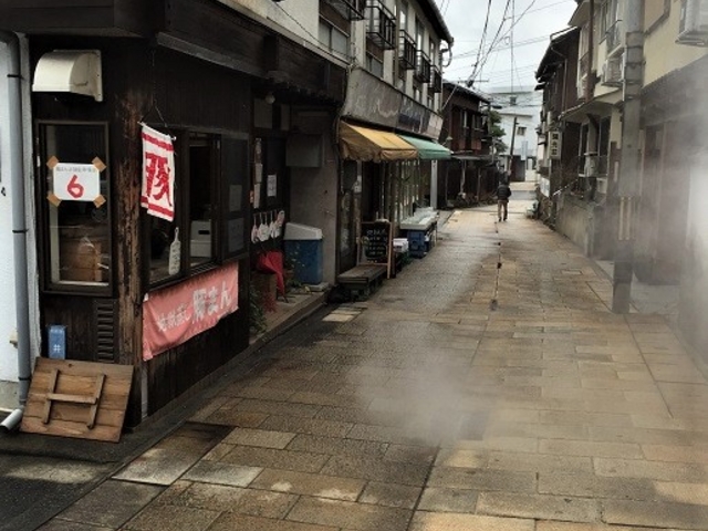 店先_鉄輪豚まん本舗