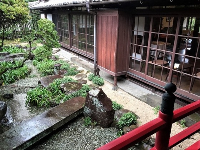 庭_冨士屋Gallery 一也百 ―はなやもも―