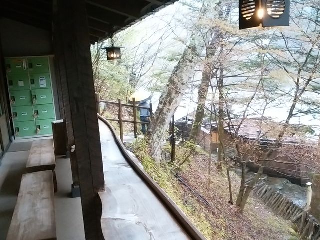 この先の階段下に露天風呂がありました。
_槍見の湯 槍見館