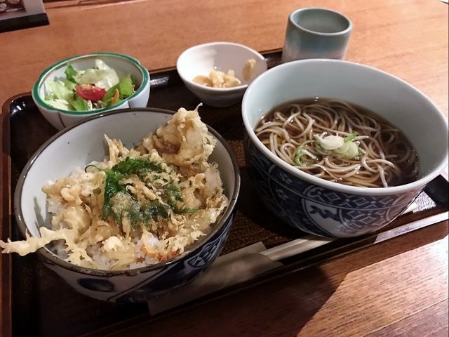 蕎麦と丼のセットもの_丸南本店