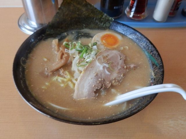 味噌ラーメン_函館塩ラーメン しなの