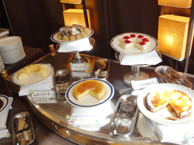 ケーキ以外にフルーツも沢山ありました♪_ラ・ベランダ アパホテル&リゾート東京ベイ幕張