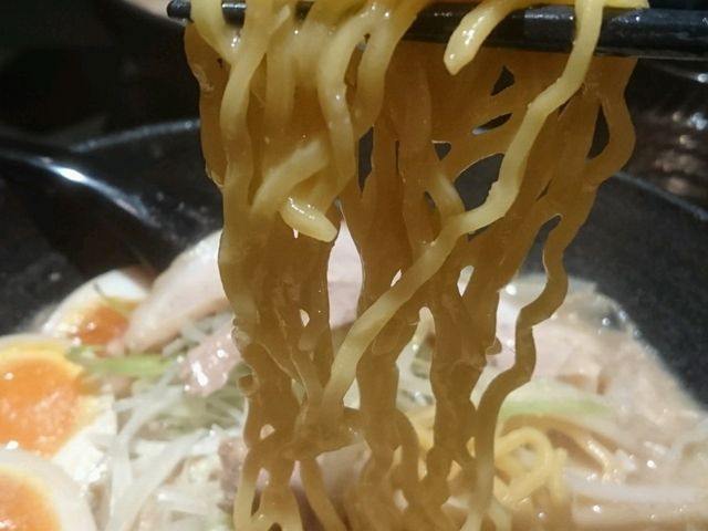 味噌ラーメンは白味噌で美味しかった。_鬼武者