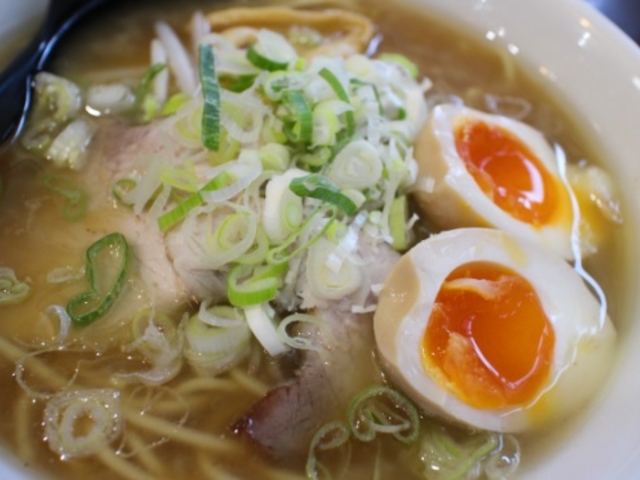 たまごを追加でトッピングしてもらいました_満州味