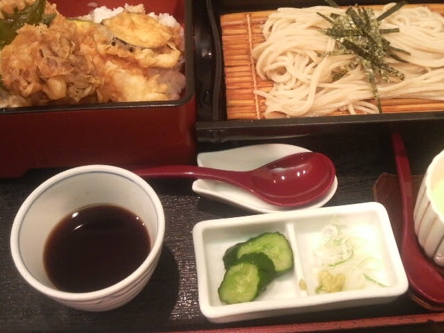 蕎麦と天重のセットには茶碗蒸しもついています_風流うどん・そば料理 歌行燈 相模原店