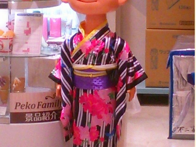 『着物姿のペコちゃん』_不二家 南砂町イオンスナモ店