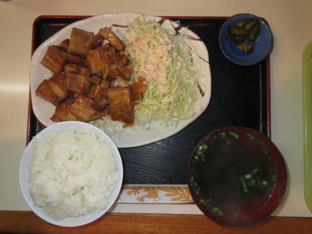三枚肉のにんにく煮_でいご食堂