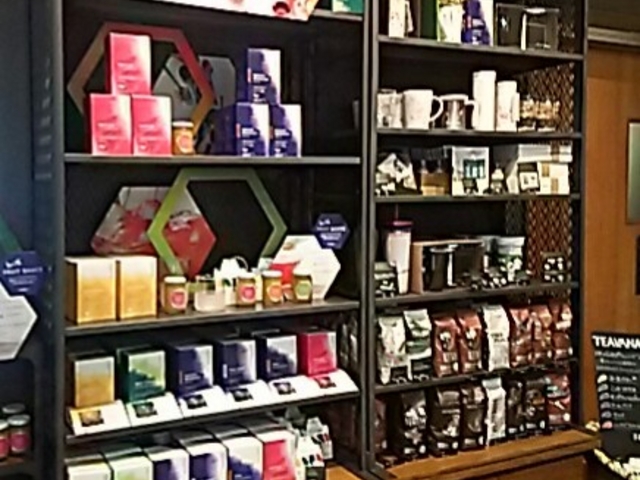 自治医大の中_スターバックス コーヒー 自治医科大学附属病院店(Starbucks Coffee)