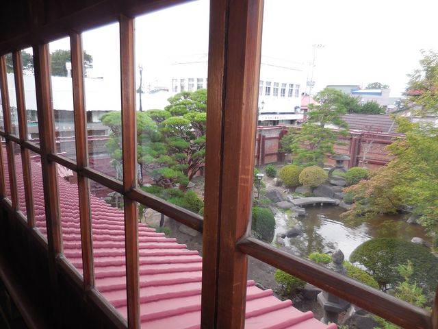 2階から見た中庭_太宰治記念館「斜陽館」