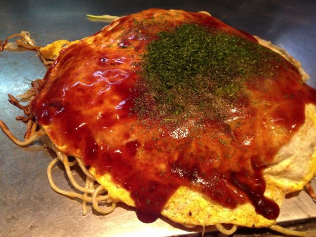 ノーマルのお好み焼きを注文した時の写真_元祖 へんくつや 本店