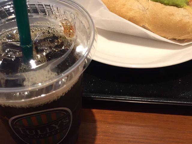 コーヒー_タリーズコーヒーショップ心斎橋長堀通り店(Taste the Difference | TULLY’S COFFEE)