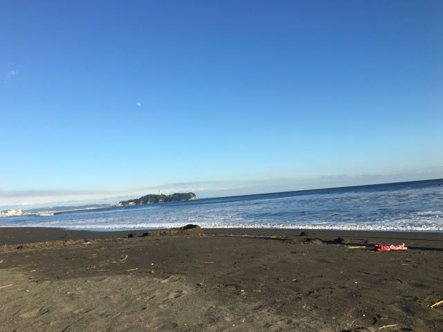 秋の風感じる海岸_辻堂海水浴場
