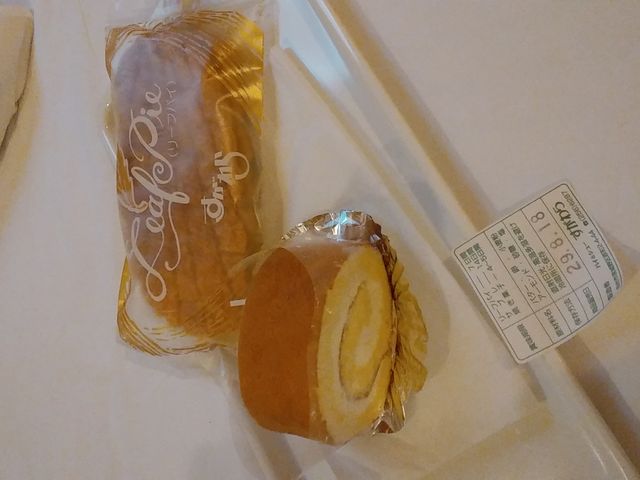 リーフパイとロールケーキ(大地)_パイアンドシューすがわら