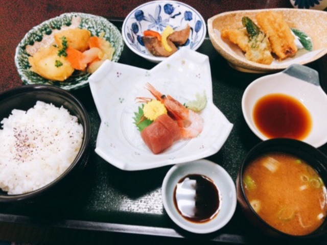 ランチ_嵐山 横須賀駅前