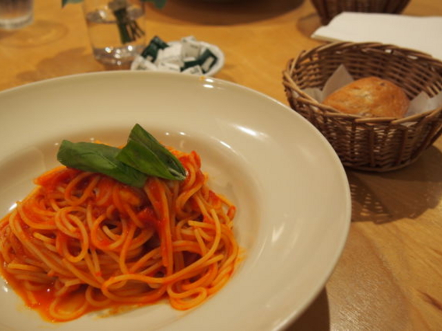 オーガニックトマトとモツァレラチーズのトマトソースパスタ¥1220_AfternoonTea TEAROOM 梅田ホワイティ