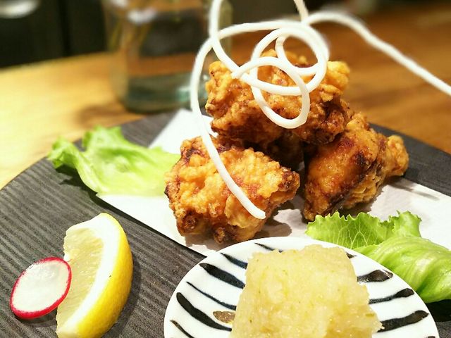 盛り付けにひと手間かけ、美しいメニューばかり_博多ほたる 西中洲本店