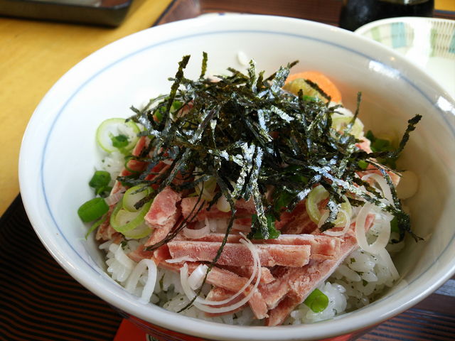 ビフトロ丼_夢がいっぱい牧場