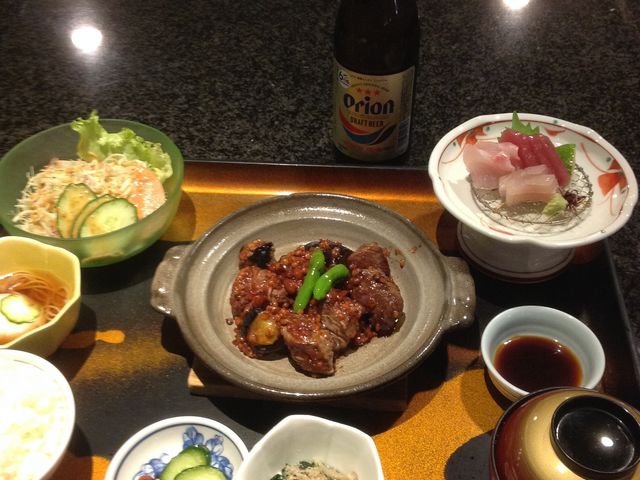 お肉味噌味とお刺身_和洋酒菜レストラングランカフェ