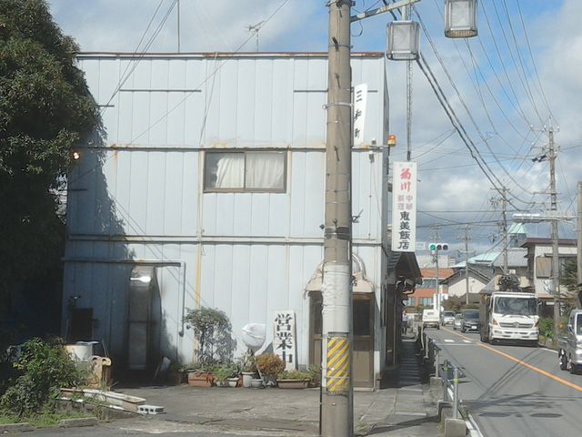 看板を見落としたら、まず見つけられないでしょう。_恵美飯店