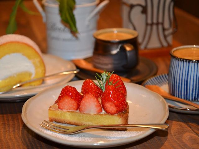 おいしいケーキがたくさんあって迷います。_Patisserie Cafe こんま亭