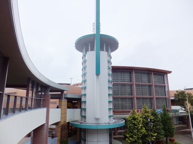2番街から1番街に向かう回廊:3つの建物は回廊でつながっています。_イオンモール桑名
