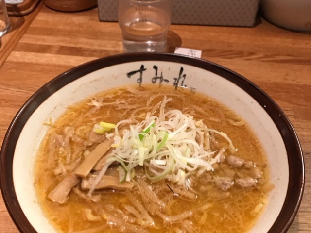 すみれ定番のラーメン_すみれ 札幌本店