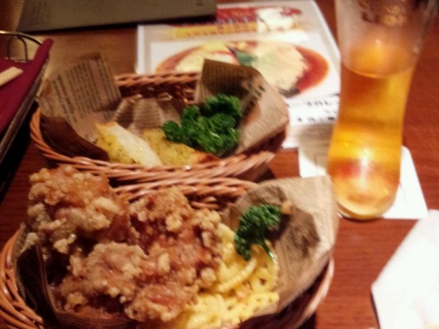 ブーツビール、鶏の唐揚げ、ガーリックトースト_ビアホール ライオン 狸小路店
