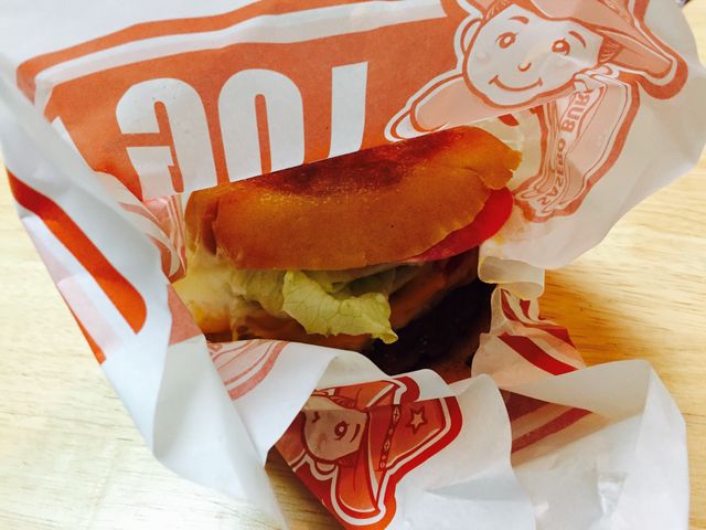 スペシャルバーガーのスモールサイズ_ログキット 佐世保駅店