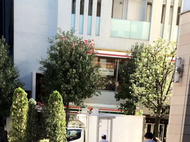 セブンイレブン上に_デニーズ三軒茶屋店