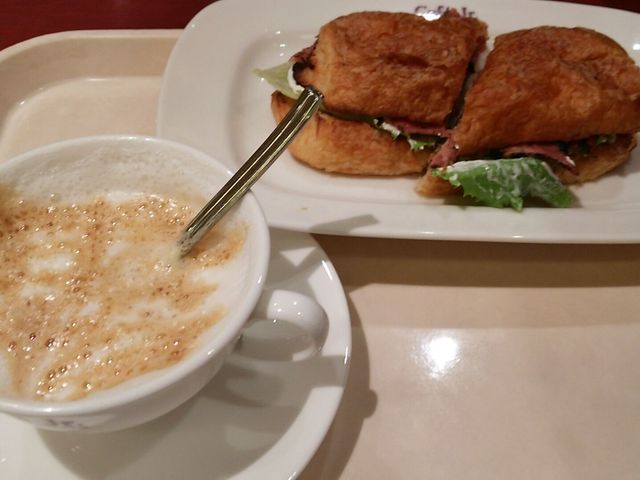 サンドとドリンク_イタリアン・トマト・カフェJr小田急大和店
