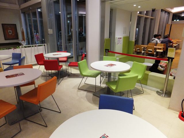 奥にはブース席もあります。_ロッテリア多賀サービスエリア店