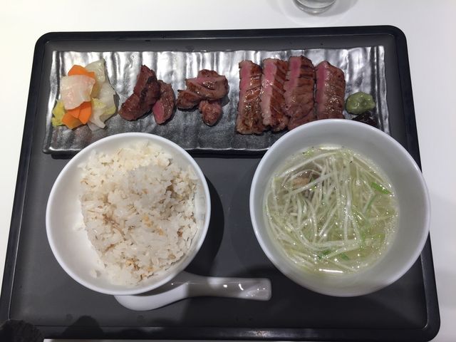 子牛の牛タン_冠舌屋