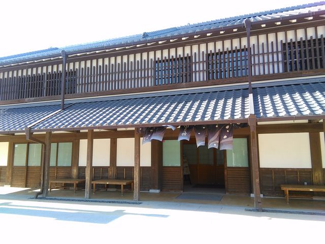 中は貸しスペースになっているようです_新川さくら館