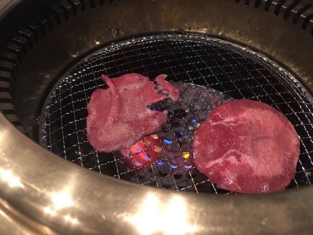 一発目は塩タン!_焼肉の牛太 本陣 泉佐野店