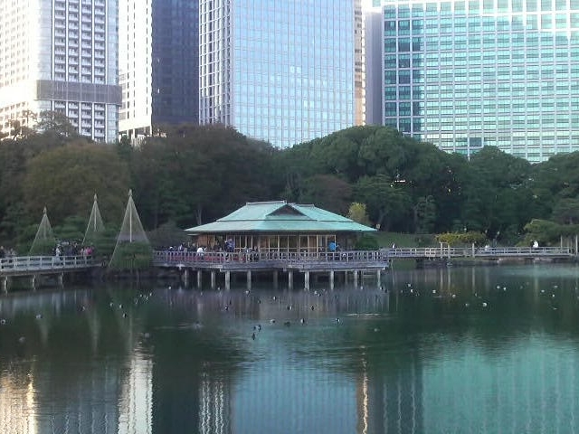 浜離宮庭園・中島の御茶屋とお伝え橋_中島の御茶屋(浜離宮恩賜庭園)