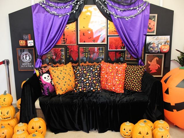 店内のハロウィーンの装飾_ペイストリースナッフルス さっぽろ清田店