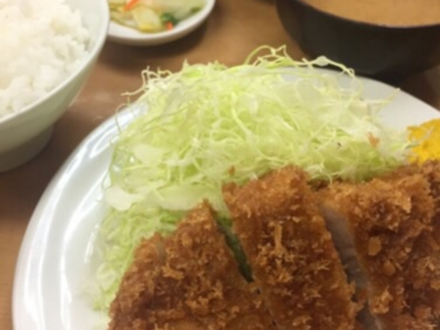 上ロースカツ定食です。_山家