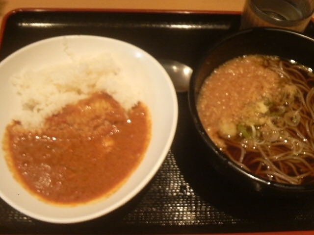 日本橋のよもだそばの半カレーと半たぬきそば_よもだそば・日本橋店
