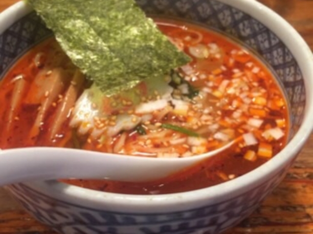 見た目ほど辛くはないです。_麺飯食堂 なかじま