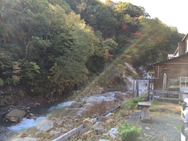 松楓荘さん すぐ横に川が流れます_松川温泉