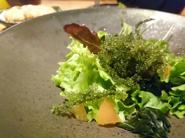 海ぶどうのサラダ_美ら花・名護本店