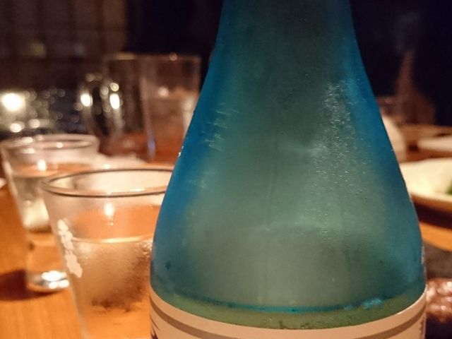 やっぱり地元のお酒をいただきたいですよね。_居酒屋花こまち